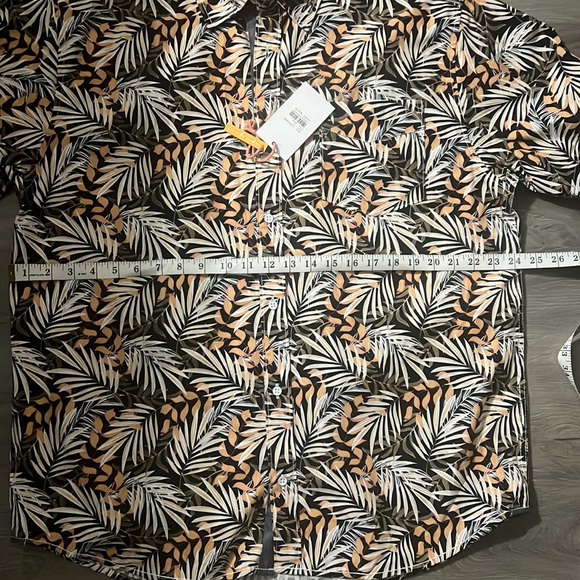 🙌🏾 Printed Poplin Short Sleeve Button Up Shirt 🤗 Vacay Spirit 🌴 - Picture 6 of 9